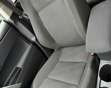 Білий Тойота Ауріс, об'ємом двигуна 1.6 л та пробігом 187 тис. км за 8500 $, фото 6 на Automoto.ua