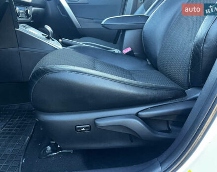 Белый Тойота Аурис, объемом двигателя 1.8 л и пробегом 226 тыс. км за 11599 $, фото 24 на Automoto.ua