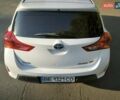 Белый Тойота Аурис, объемом двигателя 1.8 л и пробегом 286 тыс. км за 13600 $, фото 2 на Automoto.ua