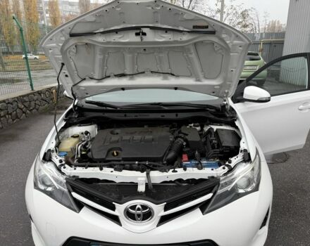 Білий Тойота Ауріс, об'ємом двигуна 1.6 л та пробігом 187 тис. км за 8500 $, фото 22 на Automoto.ua