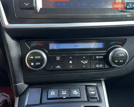Белый Тойота Аурис, объемом двигателя 1.8 л и пробегом 226 тыс. км за 11599 $, фото 27 на Automoto.ua