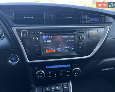 Білий Тойота Ауріс, об'ємом двигуна 1.8 л та пробігом 226 тис. км за 11599 $, фото 28 на Automoto.ua