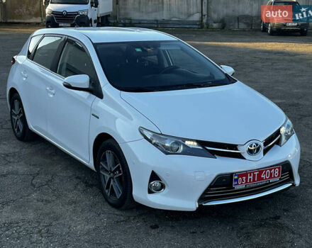 Белый Тойота Аурис, объемом двигателя 1.8 л и пробегом 226 тыс. км за 11650 $, фото 10 на Automoto.ua