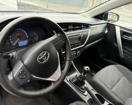 Білий Тойота Ауріс, об'ємом двигуна 1.6 л та пробігом 187 тис. км за 8500 $, фото 2 на Automoto.ua