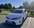 Белый Тойота Аурис, объемом двигателя 1.8 л и пробегом 299 тыс. км за 13600 $, фото 1 на Automoto.ua