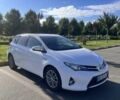 Белый Тойота Аурис, объемом двигателя 1.8 л и пробегом 299 тыс. км за 13600 $, фото 1 на Automoto.ua