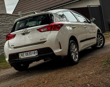 Белый Тойота Аурис, объемом двигателя 1.6 л и пробегом 121 тыс. км за 13750 $, фото 10 на Automoto.ua