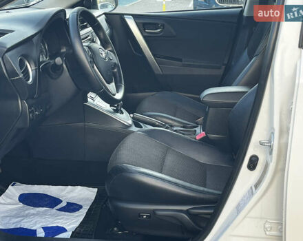 Белый Тойота Аурис, объемом двигателя 1.8 л и пробегом 226 тыс. км за 11599 $, фото 18 на Automoto.ua