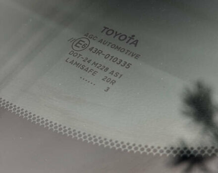 Белый Тойота Аурис, объемом двигателя 1.6 л и пробегом 121 тыс. км за 13750 $, фото 12 на Automoto.ua