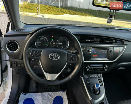 Белый Тойота Аурис, объемом двигателя 1.8 л и пробегом 226 тыс. км за 11499 $, фото 24 на Automoto.ua