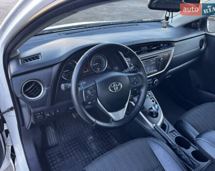 Білий Тойота Ауріс, об'ємом двигуна 1.8 л та пробігом 226 тис. км за 11499 $, фото 21 на Automoto.ua