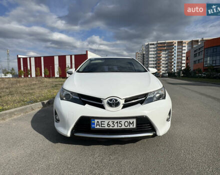 Белый Тойота Аурис, объемом двигателя 1.6 л и пробегом 188 тыс. км за 11199 $, фото 4 на Automoto.ua