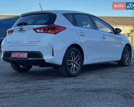Белый Тойота Аурис, объемом двигателя 1.8 л и пробегом 226 тыс. км за 11499 $, фото 11 на Automoto.ua