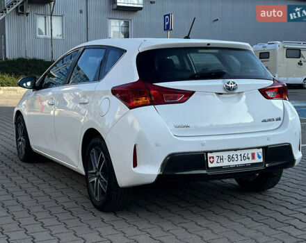 Белый Тойота Аурис, объемом двигателя 1.8 л и пробегом 226 тыс. км за 11599 $, фото 8 на Automoto.ua