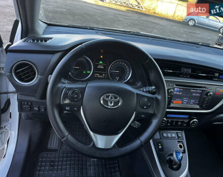 Белый Тойота Аурис, объемом двигателя 1.8 л и пробегом 226 тыс. км за 11499 $, фото 22 на Automoto.ua