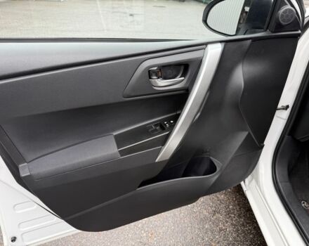 Білий Тойота Ауріс, об'ємом двигуна 1.6 л та пробігом 187 тис. км за 8500 $, фото 9 на Automoto.ua