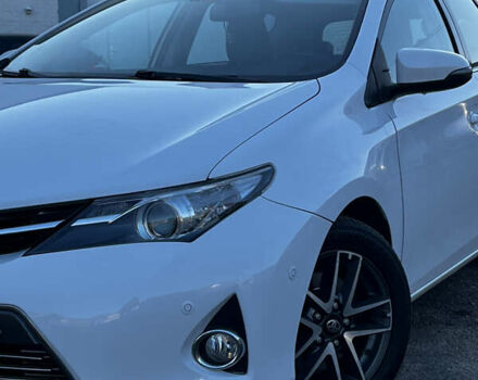 Белый Тойота Аурис, объемом двигателя 1.8 л и пробегом 226 тыс. км за 11499 $, фото 1 на Automoto.ua