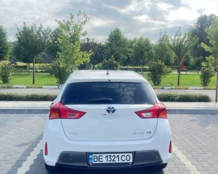 Белый Тойота Аурис, объемом двигателя 1.8 л и пробегом 299 тыс. км за 13600 $, фото 10 на Automoto.ua