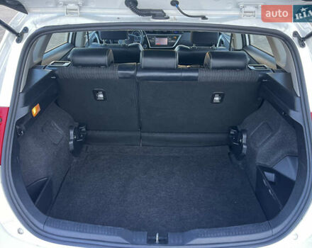 Белый Тойота Аурис, объемом двигателя 1.8 л и пробегом 226 тыс. км за 11499 $, фото 43 на Automoto.ua