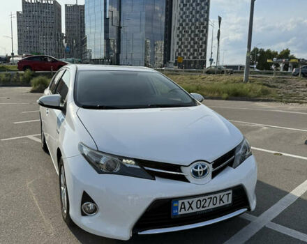 Белый Тойота Аурис, объемом двигателя 1.8 л и пробегом 217 тыс. км за 12500 $, фото 13 на Automoto.ua