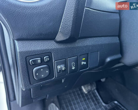 Білий Тойота Ауріс, об'ємом двигуна 1.8 л та пробігом 226 тис. км за 11499 $, фото 23 на Automoto.ua