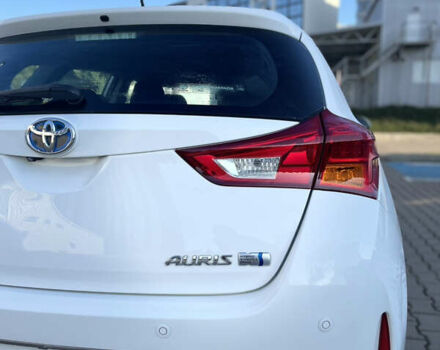 Белый Тойота Аурис, объемом двигателя 1.8 л и пробегом 226 тыс. км за 11499 $, фото 16 на Automoto.ua