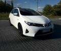 Белый Тойота Аурис, объемом двигателя 1.8 л и пробегом 145 тыс. км за 12000 $, фото 1 на Automoto.ua