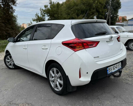 Белый Тойота Аурис, объемом двигателя 1.3 л и пробегом 190 тыс. км за 8500 $, фото 3 на Automoto.ua