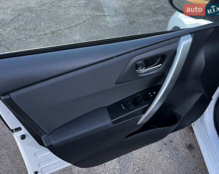 Білий Тойота Ауріс, об'ємом двигуна 1.8 л та пробігом 226 тис. км за 11499 $, фото 20 на Automoto.ua