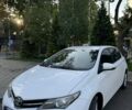 Белый Тойота Аурис, объемом двигателя 1.6 л и пробегом 202 тыс. км за 11000 $, фото 1 на Automoto.ua