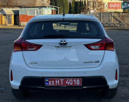 Белый Тойота Аурис, объемом двигателя 1.8 л и пробегом 226 тыс. км за 11499 $, фото 6 на Automoto.ua