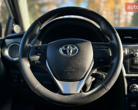 Білий Тойота Ауріс, об'ємом двигуна 1.36 л та пробігом 103 тис. км за 9200 $, фото 9 на Automoto.ua
