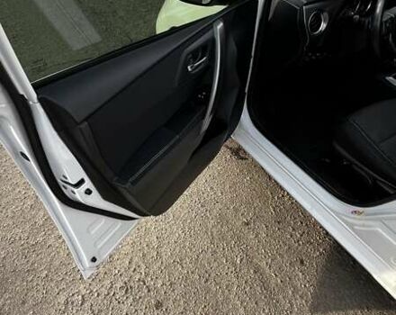 Білий Тойота Ауріс, об'ємом двигуна 1.6 л та пробігом 98 тис. км за 12300 $, фото 11 на Automoto.ua