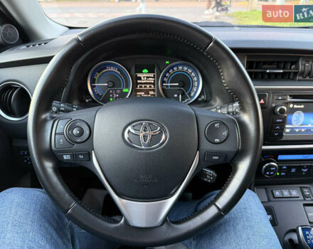 Білий Тойота Ауріс, об'ємом двигуна 1.8 л та пробігом 215 тис. км за 13500 $, фото 22 на Automoto.ua