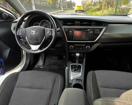 Білий Тойота Ауріс, об'ємом двигуна 1.6 л та пробігом 98 тис. км за 12300 $, фото 8 на Automoto.ua