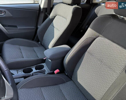 Білий Тойота Ауріс, об'ємом двигуна 1.8 л та пробігом 215 тис. км за 13500 $, фото 30 на Automoto.ua