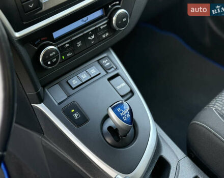 Білий Тойота Ауріс, об'ємом двигуна 1.8 л та пробігом 215 тис. км за 13500 $, фото 26 на Automoto.ua