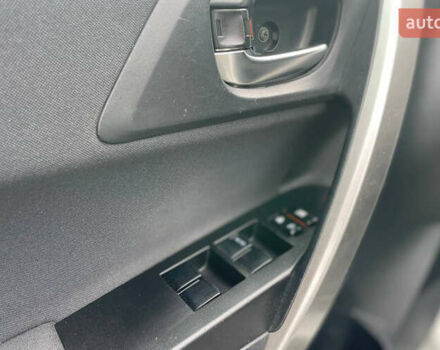 Белый Тойота Аурис, объемом двигателя 1.8 л и пробегом 136 тыс. км за 13000 $, фото 6 на Automoto.ua