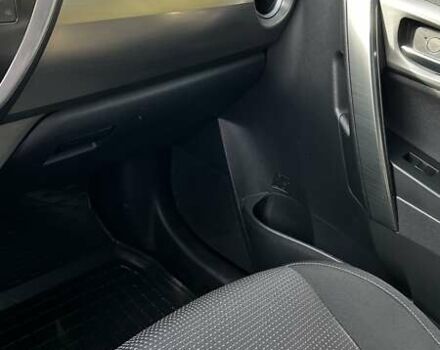 Білий Тойота Ауріс, об'ємом двигуна 1.6 л та пробігом 98 тис. км за 12300 $, фото 16 на Automoto.ua