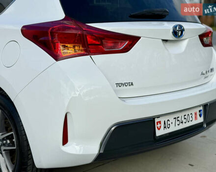 Білий Тойота Ауріс, об'ємом двигуна 1.8 л та пробігом 215 тис. км за 13500 $, фото 11 на Automoto.ua