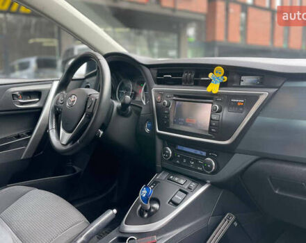 Белый Тойота Аурис, объемом двигателя 1.8 л и пробегом 136 тыс. км за 13000 $, фото 12 на Automoto.ua