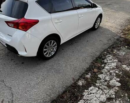 Білий Тойота Ауріс, об'ємом двигуна 1.6 л та пробігом 98 тис. км за 12300 $, фото 1 на Automoto.ua