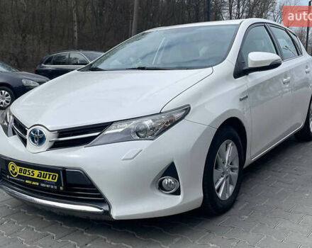 Белый Тойота Аурис, объемом двигателя 1.8 л и пробегом 136 тыс. км за 13000 $, фото 2 на Automoto.ua