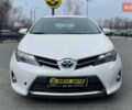 Белый Тойота Аурис, объемом двигателя 1.8 л и пробегом 136 тыс. км за 13000 $, фото 1 на Automoto.ua