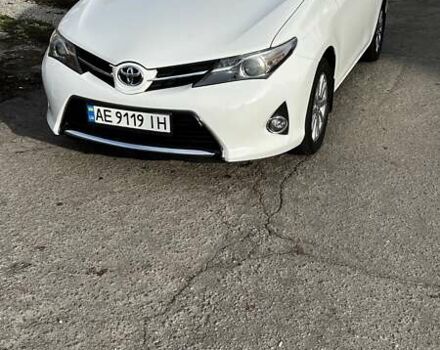 Білий Тойота Ауріс, об'ємом двигуна 1.6 л та пробігом 98 тис. км за 12300 $, фото 2 на Automoto.ua