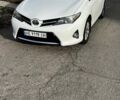 Білий Тойота Ауріс, об'ємом двигуна 1.6 л та пробігом 98 тис. км за 12300 $, фото 2 на Automoto.ua