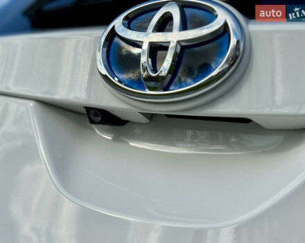 Білий Тойота Ауріс, об'ємом двигуна 1.8 л та пробігом 215 тис. км за 13500 $, фото 14 на Automoto.ua