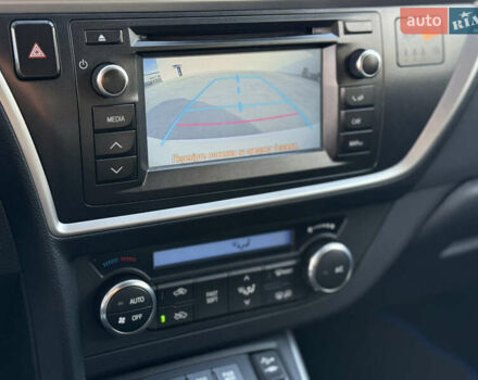 Білий Тойота Ауріс, об'ємом двигуна 1.8 л та пробігом 215 тис. км за 13500 $, фото 27 на Automoto.ua