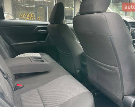 Белый Тойота Аурис, объемом двигателя 1.8 л и пробегом 136 тыс. км за 13000 $, фото 14 на Automoto.ua