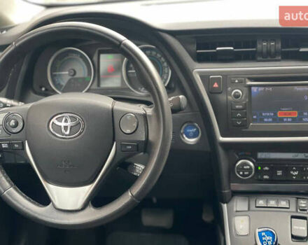 Белый Тойота Аурис, объемом двигателя 1.8 л и пробегом 136 тыс. км за 13000 $, фото 10 на Automoto.ua